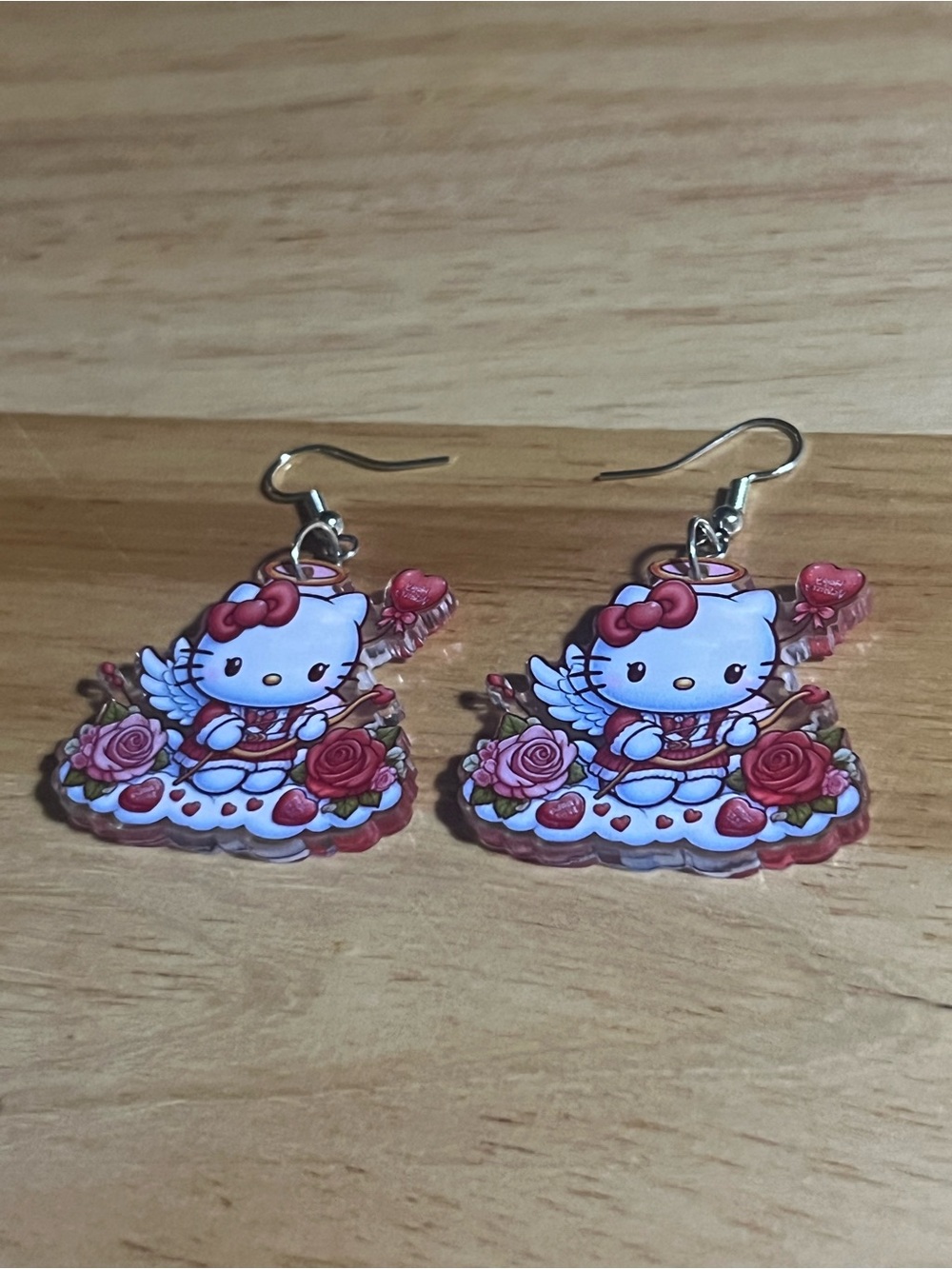 Hello Kitty Rose Wing Acrylic Earrings - White & Pink E61